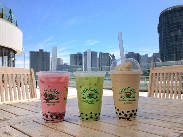 Urth Caffe Japan on Instagram: “URTH BOBA🥤🍓🍵🌿テラスが気持ちの良い季節になってきましたね🎑🌾🍁Urth Caffeでステキな時間をお過ごしください☀☕” (79037)