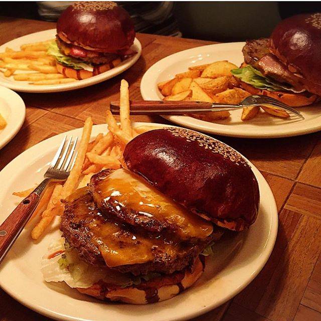 RETRIP<リトリップ>グルメ on Instagram: “【RETRIP×原宿】 東京の有名ハンバーガー店の１つである「THE GREAT…” (79301)