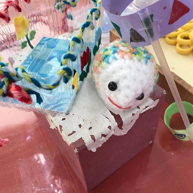 Sanae Yamamoto on Instagram: “今日は おもちゃ美術館のおもちゃ工房に ついて 行きました。小さな子たちが なきまね遊びの工作 一生懸命 作っていました。可愛かった〜！#おたまじゃくし だいちゃん#東京おもちゃ美術館#おたまじゃくしトラベル#otamat#1316otamat” (81723)