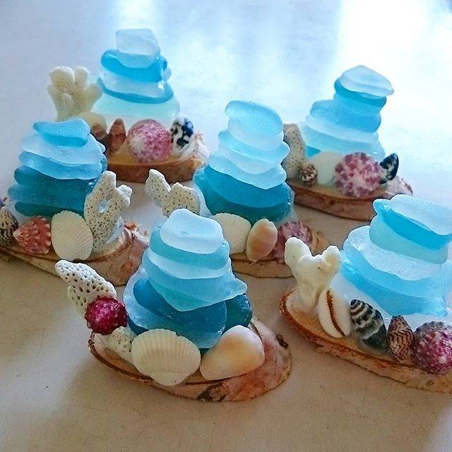 mana_beachcomber on Instagram: “この間のシーグラスケルンの置物、イベント出店したら完売御礼☺💕やっぱり300円は安すぎたかな🤔また300円で出すけど🌈次のイベント用にまた作ったよ(*´꒳`*)ﾟ*.・♡作るの楽しい🌟貝と珊瑚モリモリ👼🌈#ビーチコーミング#シーグラスケルン#シーグラス” (83094)