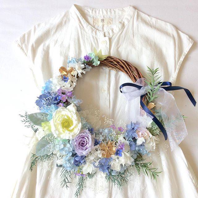 @whitebirch on Instagram: “..＊・wreathe bouquet...@whitebirch #リースブーケ #2019夏婚 #magiqウェディング2019ss #ブーケ #インテリア #贈り物 #ウェディングブーケ #リース” (83582)