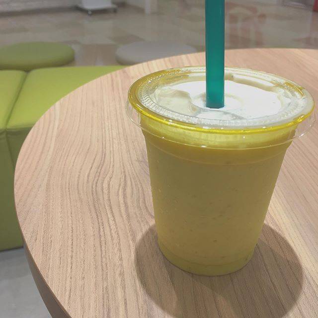 @ayano_____tm on Instagram: “気になってた所🍌もったりしてて美味しい〜🍌・・・#ミバショウ #バナナジュース #豆乳” (84016)