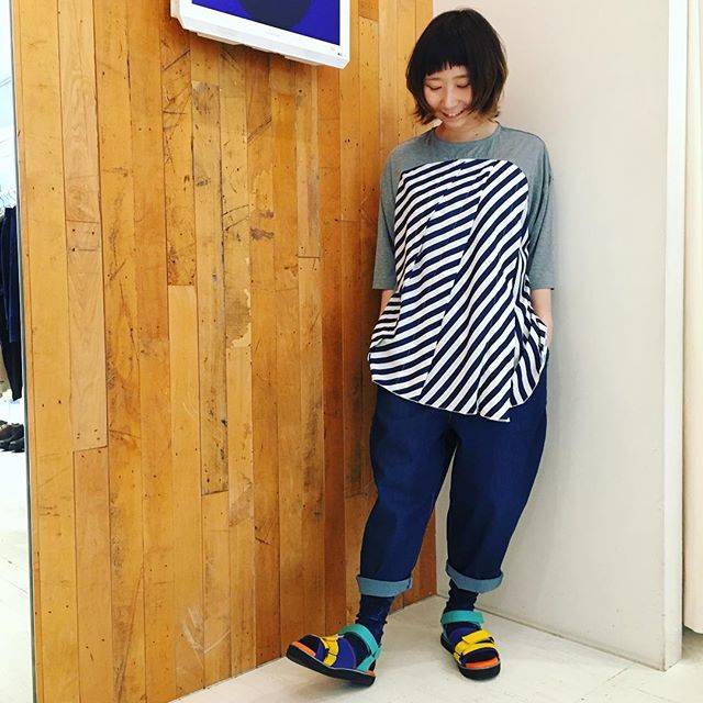 FRAPBOIS shopstaff on Instagram: “こんにちは、フラボア札幌店です！ これからの時期にぴったりな、カットソーやボトムの新作が入荷中ですよ♪♪ 写真で着ているTOPSは、とろみのある生地感と、Aラインのシルエットがとても可愛くオススメですよ✨ (タッタン¥13,000+tax)…” (84113)