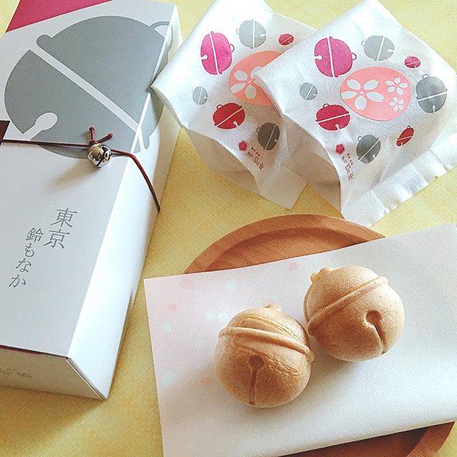 橙 on Instagram: “義母が食べ易いおやつに選んだのは、東京鈴もなか(桜)。もちろん私も食べましたよ！一口で十分なサイズだけど、そんなのもったいなーい。桜葉の塩気を感じてとても上品で美味しゅうございました。 #東京鈴もなか #鈴もなか #もなか #最中 #鈴 #東京鈴もなか桜 #鈴もなか桜…” (88051)