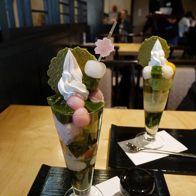 あつの on Instagram: “2016/3/21（月） 🌸✨🌸✨🌸✨🌸✨🌸✨🌸 先日行った、宇治の伊藤久右衛門の 季節限定の可愛い桜パフェだよ 桜味のアイスが入ってたよ でもね、ここだけの話 桜味って別に好きじゃないw 季節の旬のものをものを食べるとか 可愛さとか そんな感覚で食べてるだけ。…” (89186)