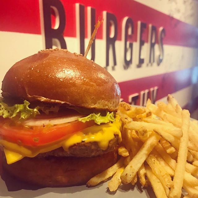 Teddy's Bigger Burgers Japan 🍔 on Instagram: “Cheddar cheese burger 🍔 🍟 ✨ .  #teddysbiggerburgers #teddysburger #テディーズビガーバーガー #teddysjapan #ハンバーガー #burger #バーガー #肉 #eating #followme…” (91159)