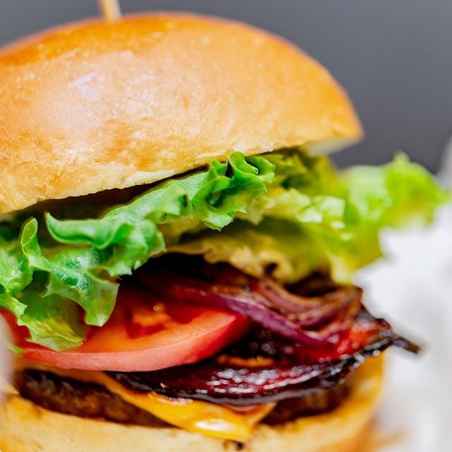 VILLAGE VANGUARD DINER on Instagram: “● 今のおいしさを、さらに超えていく。 . . CHEESE 100g / ¥1,280+tax﻿（SET/ ¥1,480+tax ） .  #ヴィレッジヴァンガード #ヴィレッジヴァンガードダイナー #ハンバーガー屋さん #グルメバーガー #ハンバーガー #🍔 #肉…” (91165)