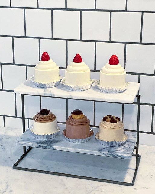 PARIYA_OFFICIAL on Instagram: “We’re Ready For Holiday Season.﻿ ﻿ Strawberry Classic Shortcake﻿ ストロベリークラシックショートケーキ﻿ ﻿ Mont Blanc Shortcake﻿ モンブランショートケーキ﻿ ﻿ Pecannuts…” (95235)
