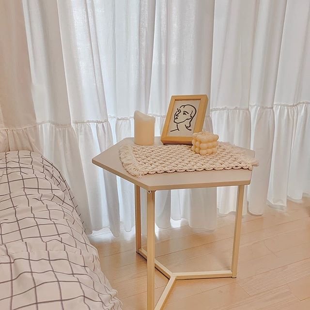 Roomnhome on Instagram: “@_woori___ 様からのレビューです。⠀暖かい雰囲気のベッドルーム。秋のインテリア。#ノルディックヘキサゴンテーブル” (96630)
