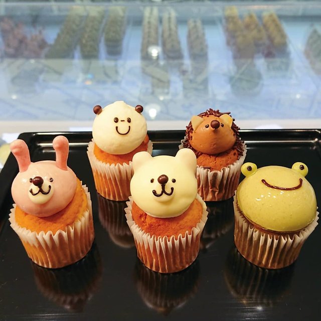 Fairycake Fair on Instagram: “長かった梅雨もようやく明けて、楽しい夏休みですね！ FairycakeFairでは普段よりどうぶつデザインのラインナップを増やしてお出迎え！ ご家族でも、デートでも、お友達とでも、きっと笑顔になれるカップケーキをご用意してお待ちしております。…” (97987)