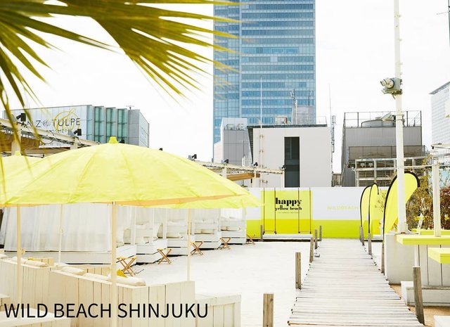 WILDBEACH™  FEEL THE VIBES on Instagram: “【WILD BEACH新宿】 Yellowで彩った非日常を味わえる天空ビーチ！  ビーチも、バーベキューも、ビアガーデンも楽しめる空間をご用意しています。  #wildbeach #ワイルドビーチ #wildbeach新宿  #ワイルドビーチ新宿 #happy #yellow…” (99099)